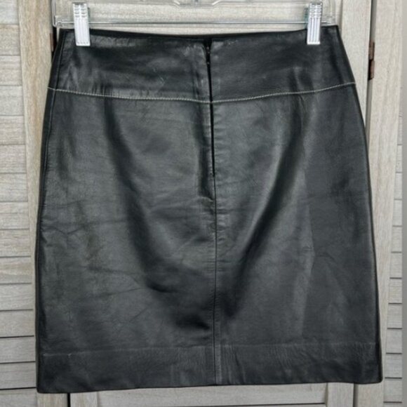 BCBG MAX AZRIA Black Leather Mini Skirt- size 0 - Picture 2 of 3